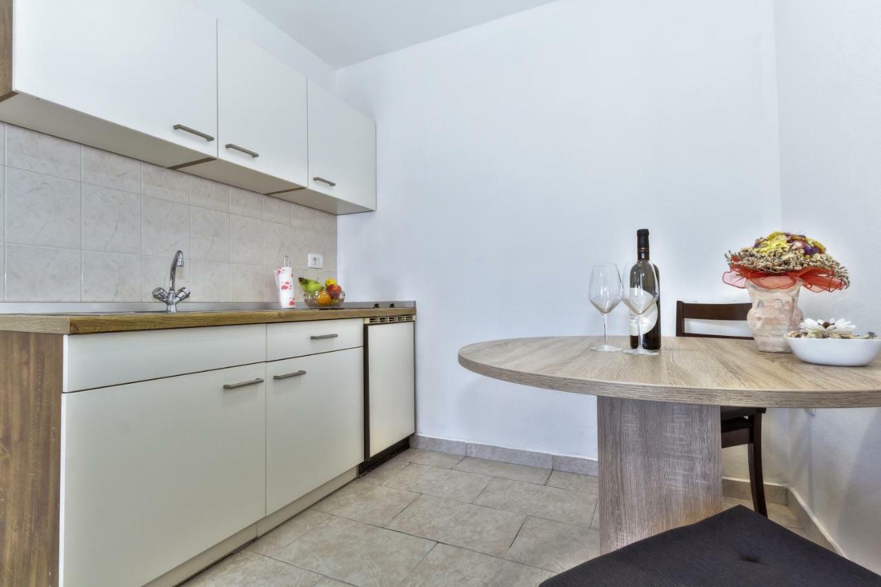 Apartmani Anna ウマグ エクステリア 写真