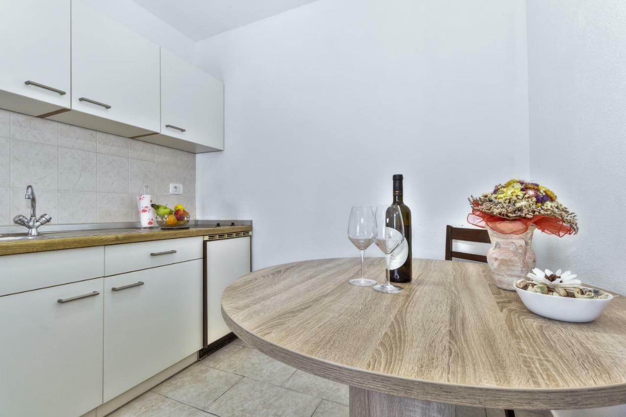 Apartmani Anna ウマグ エクステリア 写真